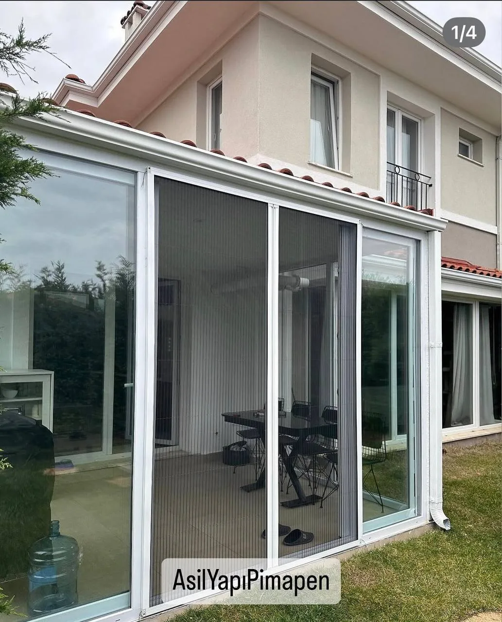 Bahçe cephesinde akordiyon sineklik uygulaması